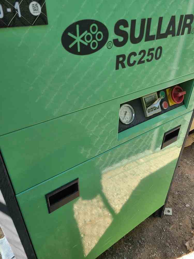 250 CFM Sullair Rotary Screw Compressor