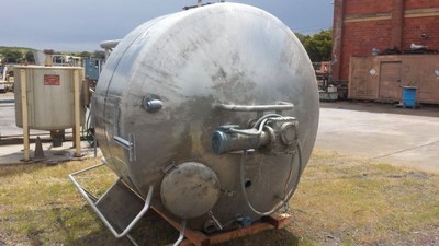 1000-gal-dci-stainless-steel-tank